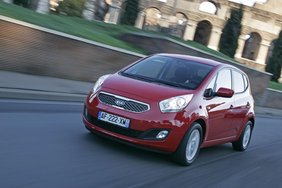  Kia Venga 2010 года  (фото 7 из 199)